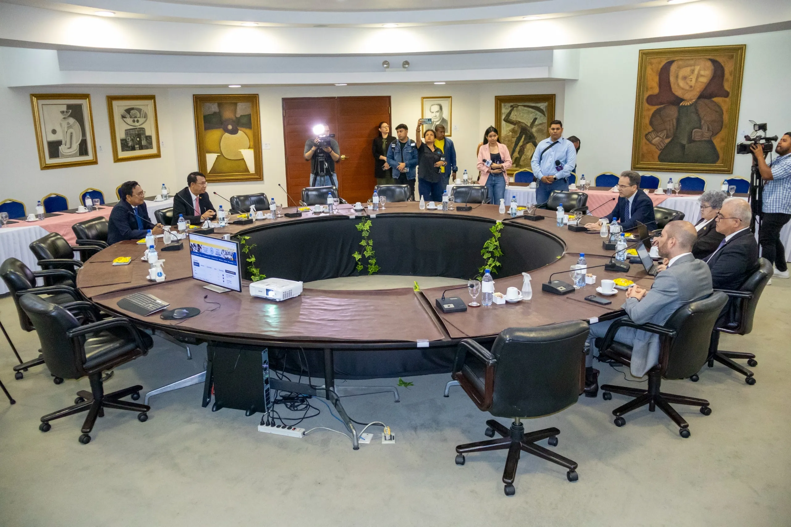 Nicaragua y Myanmar exploran nuevas oportunidades de cooperación bilateral